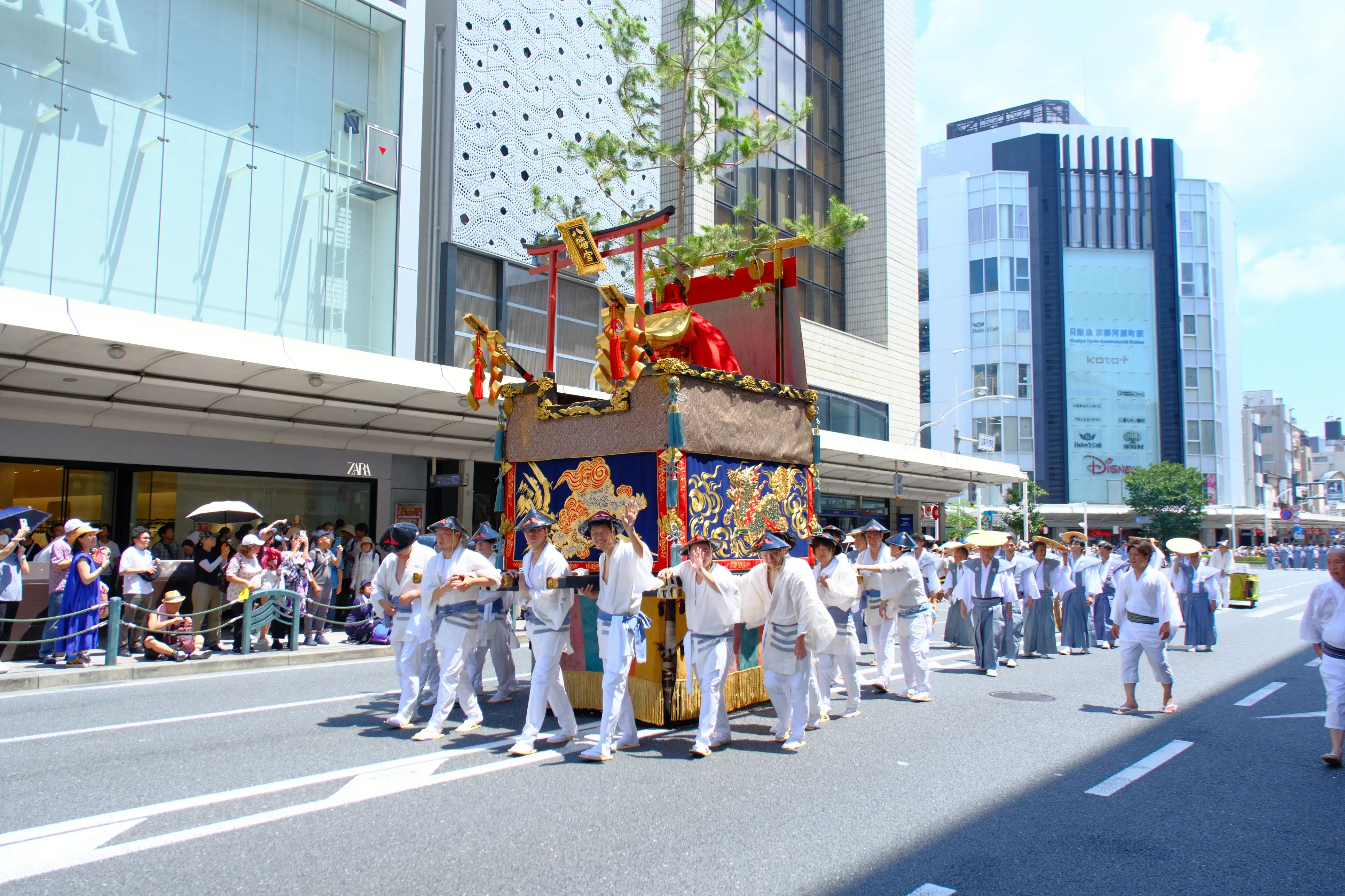 日本の祭りを写真で捉える:旅行写真家向けガイド